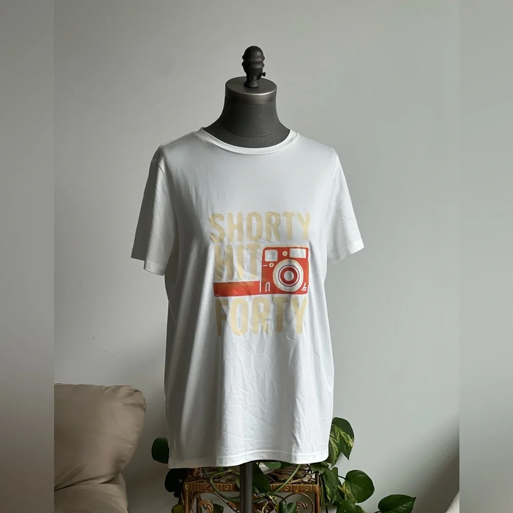 Shorty Hit 40 Graphic Tee Camera Print - Picture 3 of 4